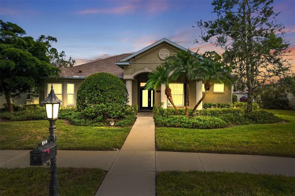 Recently Sold: $549,000 (3 beds, 2 baths, 2133 Square Feet)