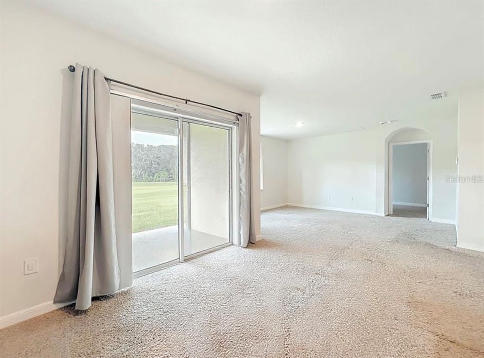 For Sale: $319,000 (4 beds, 2 baths, 1828 Square Feet)