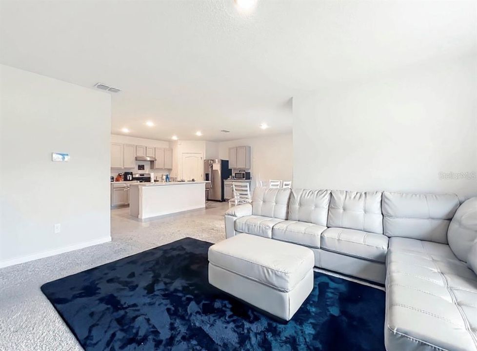 For Sale: $319,000 (4 beds, 2 baths, 1828 Square Feet)