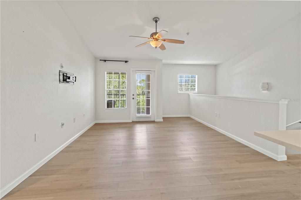 待售: $230,000 (2 贝兹, 2 浴室, 1080 平方英尺)