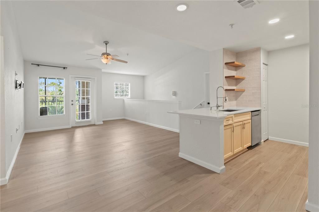 待售: $230,000 (2 贝兹, 2 浴室, 1080 平方英尺)