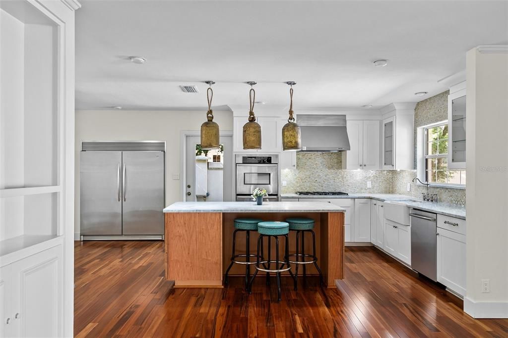 В аренду: $7,000 (4 спален, 3 ванн, 3184 Квадратных фут)