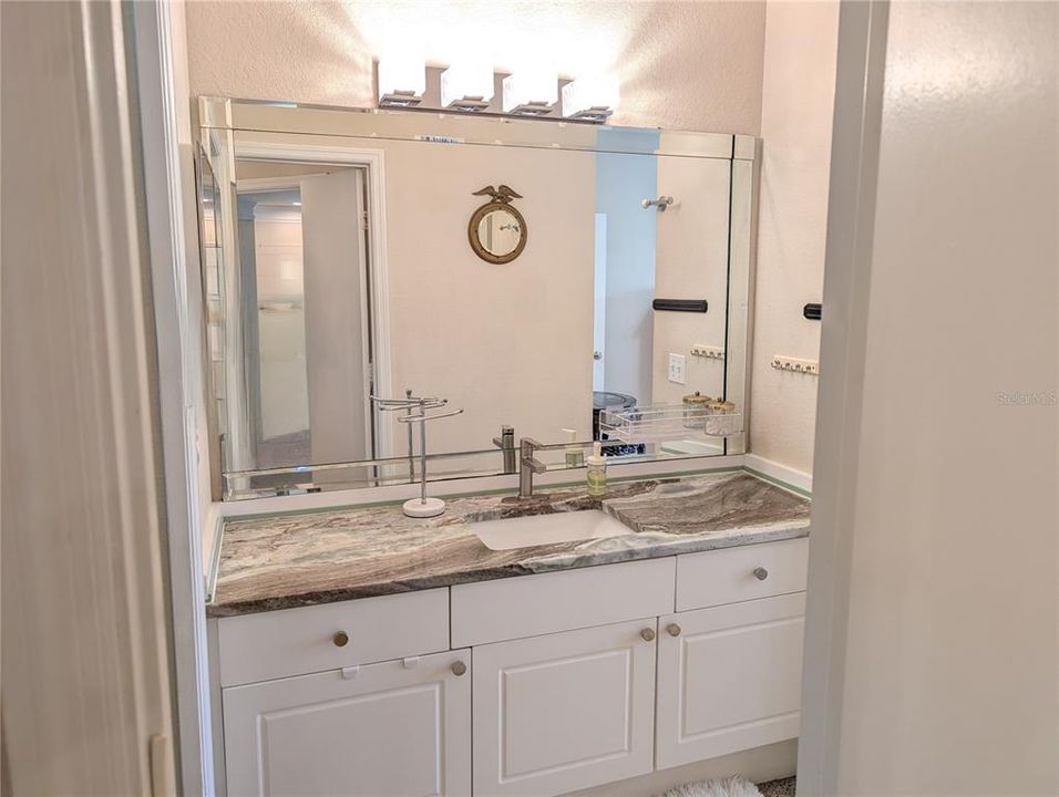 Active With Contract: $1,695 (2 beds, 1 baths, 1116 Square Feet)