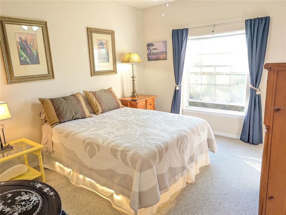 Active With Contract: $1,695 (2 beds, 1 baths, 1116 Square Feet)