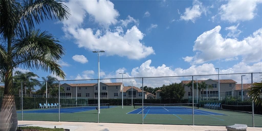 Active With Contract: $1,695 (2 beds, 1 baths, 1116 Square Feet)