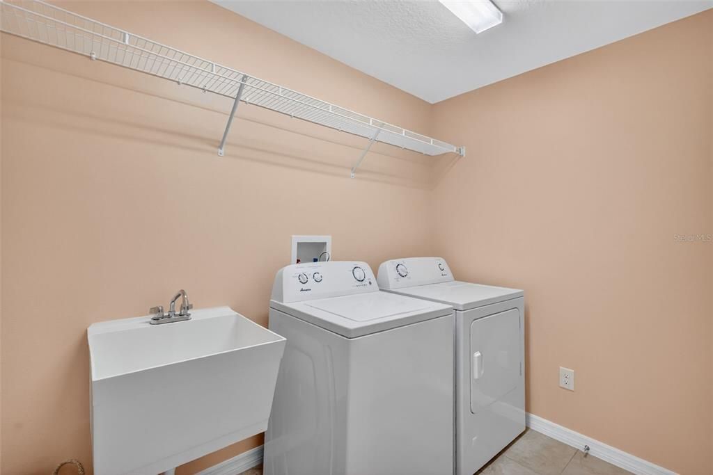 En Venta: $649,900 (3 camas, 2 baños, 1638 Pies cuadrados)