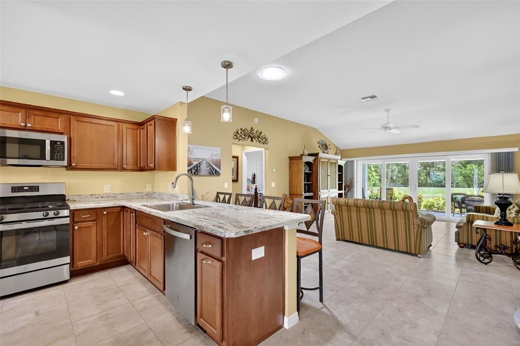 En Venta: $649,900 (3 camas, 2 baños, 1638 Pies cuadrados)