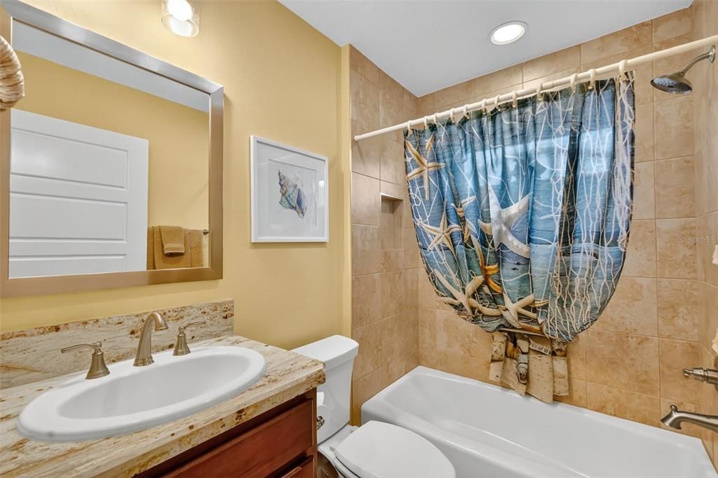 En Venta: $649,900 (3 camas, 2 baños, 1638 Pies cuadrados)