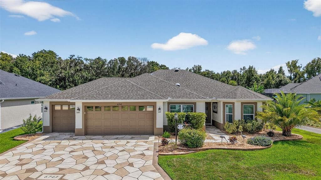 En Venta: $649,900 (3 camas, 2 baños, 1638 Pies cuadrados)