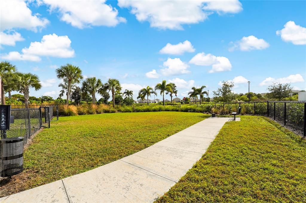 待售: $550,000 (4 贝兹, 2 浴室, 2045 平方英尺)