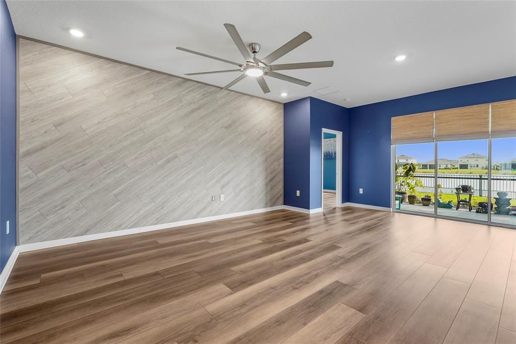 待售: $550,000 (4 贝兹, 2 浴室, 2045 平方英尺)