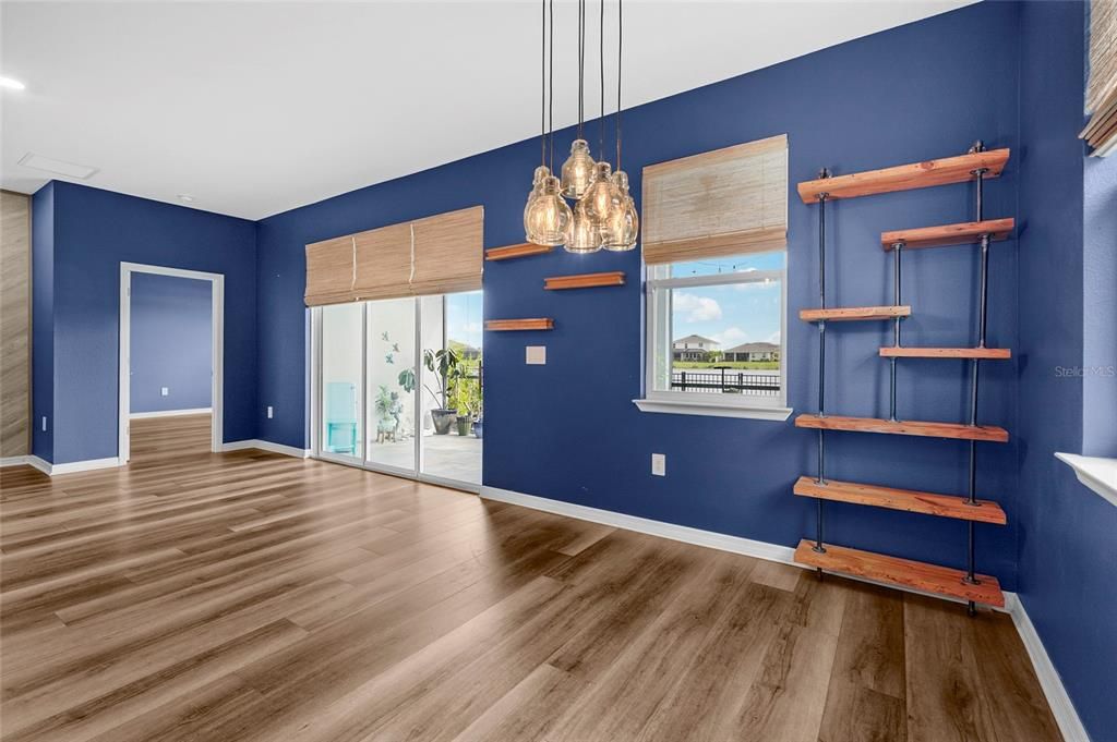 待售: $550,000 (4 贝兹, 2 浴室, 2045 平方英尺)