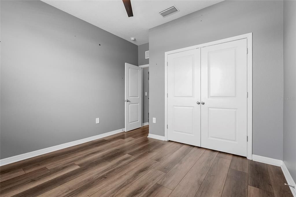 待售: $550,000 (4 贝兹, 2 浴室, 2045 平方英尺)