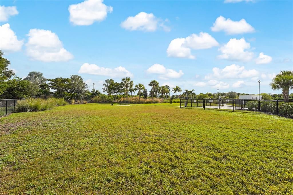 待售: $550,000 (4 贝兹, 2 浴室, 2045 平方英尺)