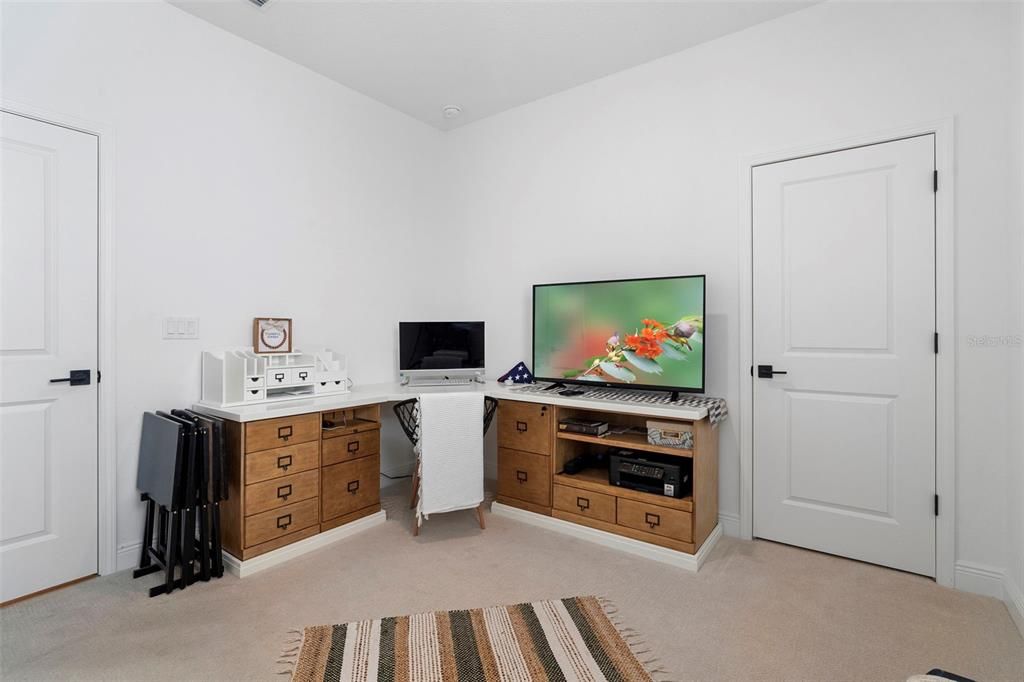 合同活跃: $569,900 (4 贝兹, 3 浴室, 2688 平方英尺)