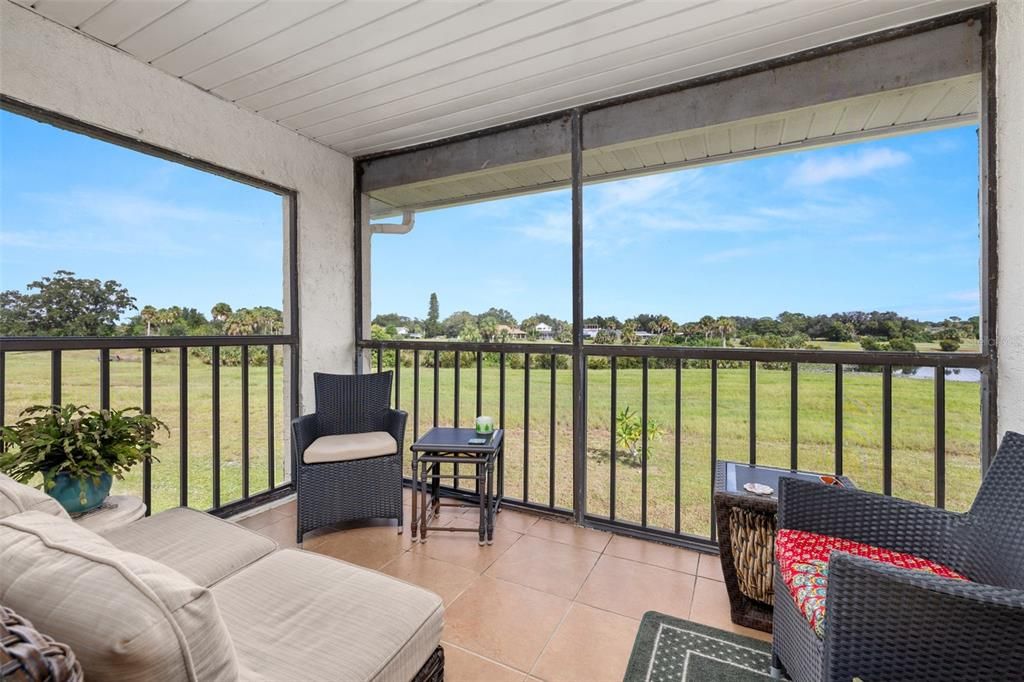 For Sale: $184,900 (2 beds, 2 baths, 880 Square Feet)