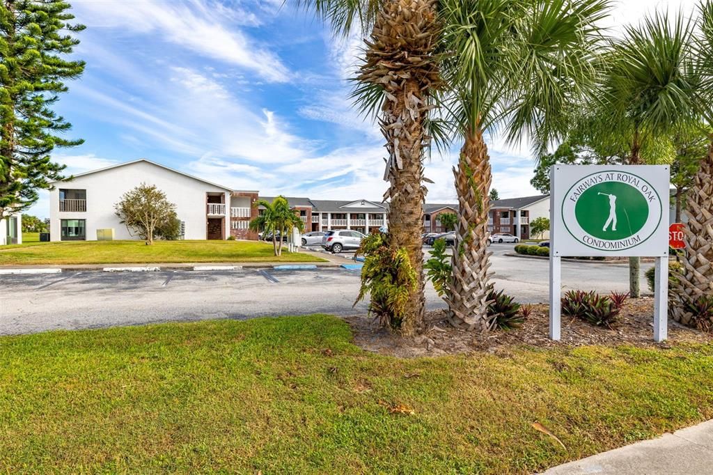 For Sale: $184,900 (2 beds, 2 baths, 880 Square Feet)