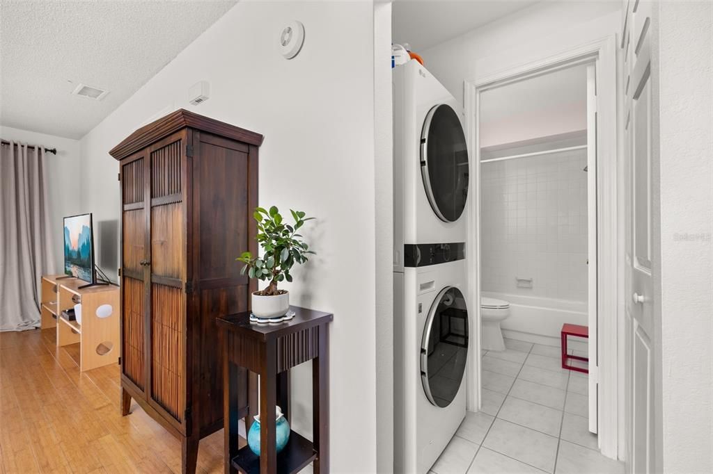 For Sale: $184,900 (2 beds, 2 baths, 880 Square Feet)