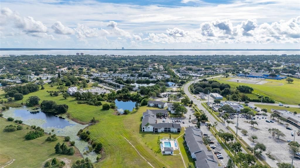 For Sale: $184,900 (2 beds, 2 baths, 880 Square Feet)