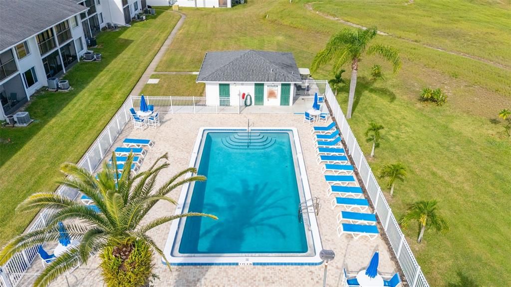 For Sale: $184,900 (2 beds, 2 baths, 880 Square Feet)