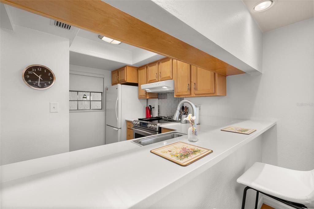 For Sale: $184,900 (2 beds, 2 baths, 880 Square Feet)