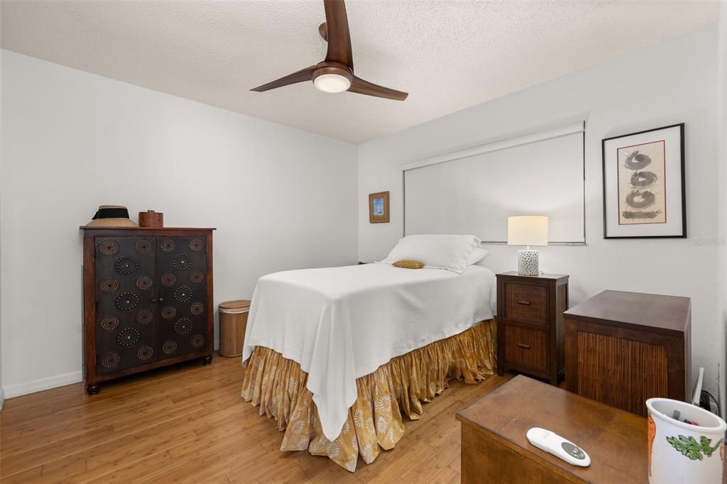 For Sale: $184,900 (2 beds, 2 baths, 880 Square Feet)