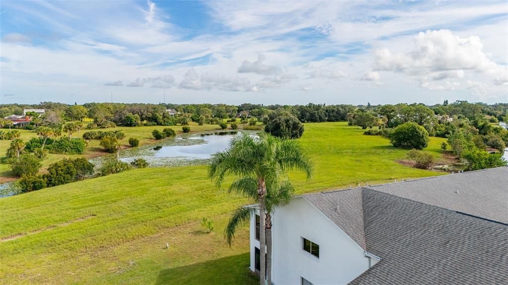 For Sale: $184,900 (2 beds, 2 baths, 880 Square Feet)