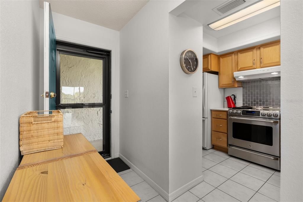 For Sale: $184,900 (2 beds, 2 baths, 880 Square Feet)