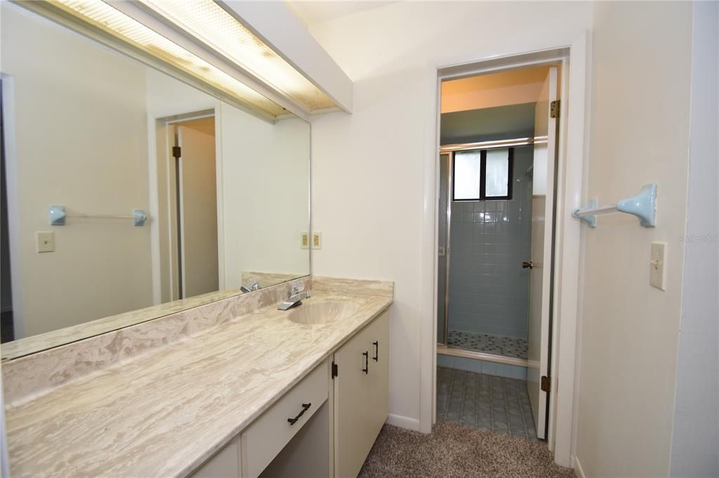 На продажу: $178,900 (2 спален, 2 ванн, 1098 Квадратных фут)