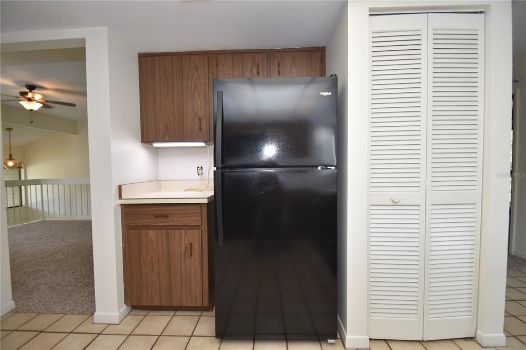 На продажу: $178,900 (2 спален, 2 ванн, 1098 Квадратных фут)
