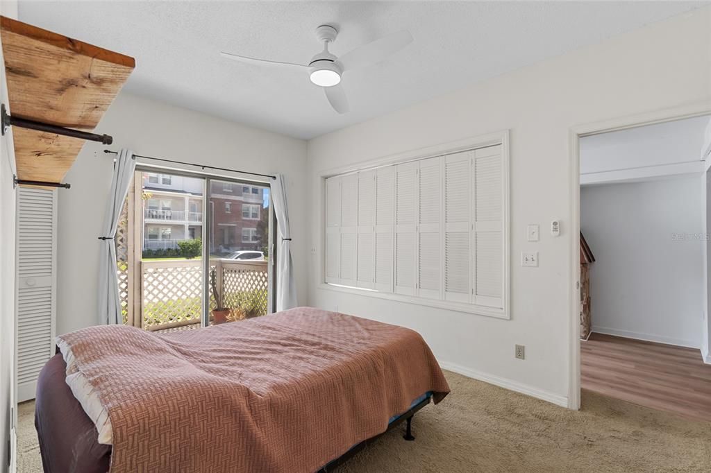 Active With Contract: $155,000 (1 beds, 1 baths, 764 Square Feet)