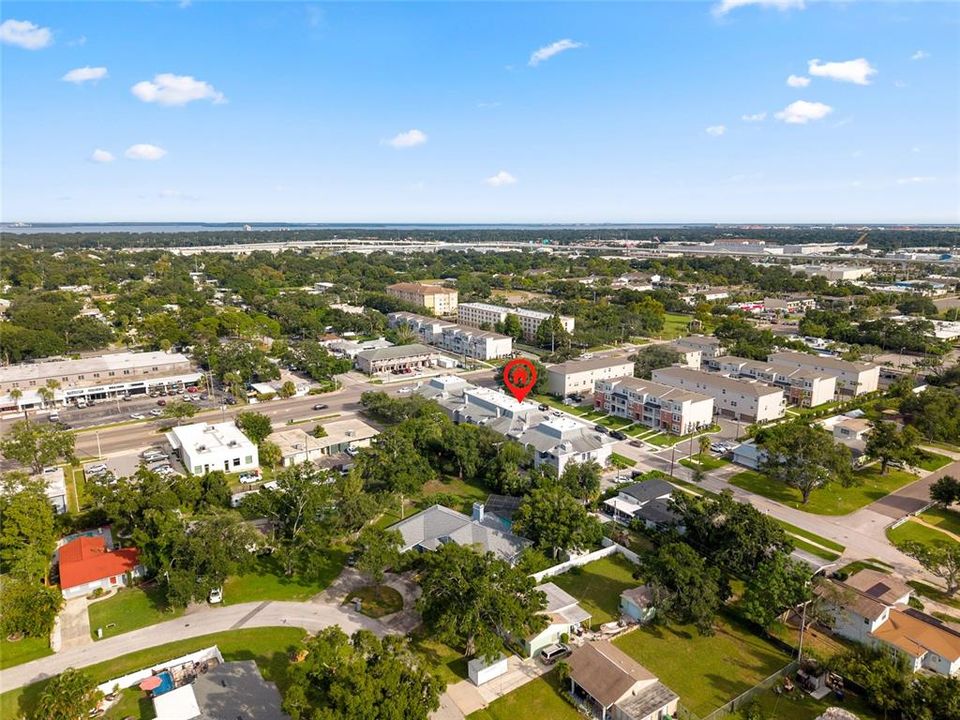 Active With Contract: $155,000 (1 beds, 1 baths, 764 Square Feet)