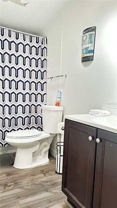 待售: $225,000 (4 贝兹, 2 浴室, 1620 平方英尺)