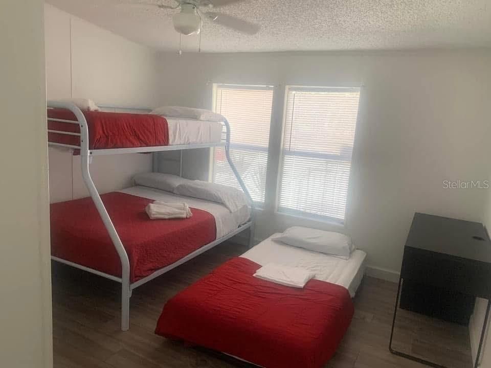 待售: $225,000 (4 贝兹, 2 浴室, 1620 平方英尺)