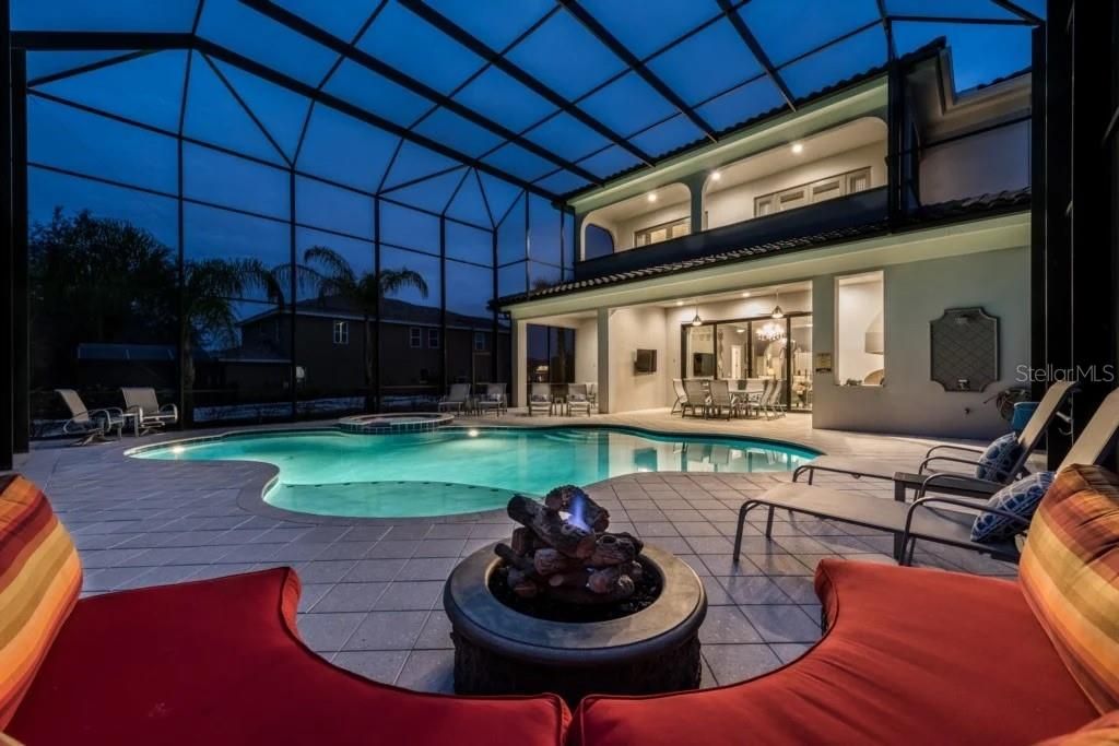 Active With Contract: $2,000,000 (7 beds, 7 baths, 5154 Square Feet)