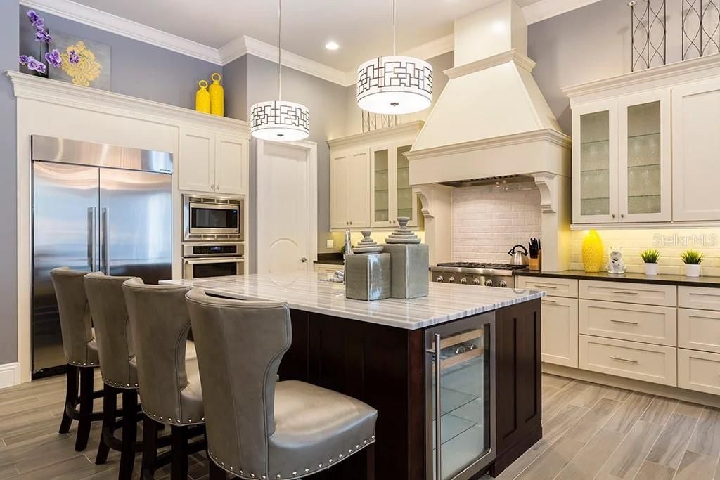 Active With Contract: $2,000,000 (7 beds, 7 baths, 5154 Square Feet)