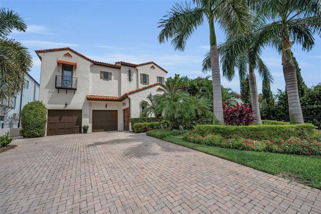 For Sale: $4,495,000 (4 beds, 5 baths, 5834 Square Feet)