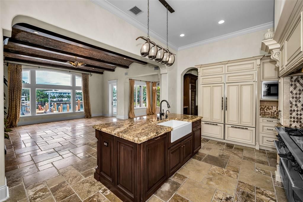 For Sale: $4,495,000 (4 beds, 5 baths, 5834 Square Feet)