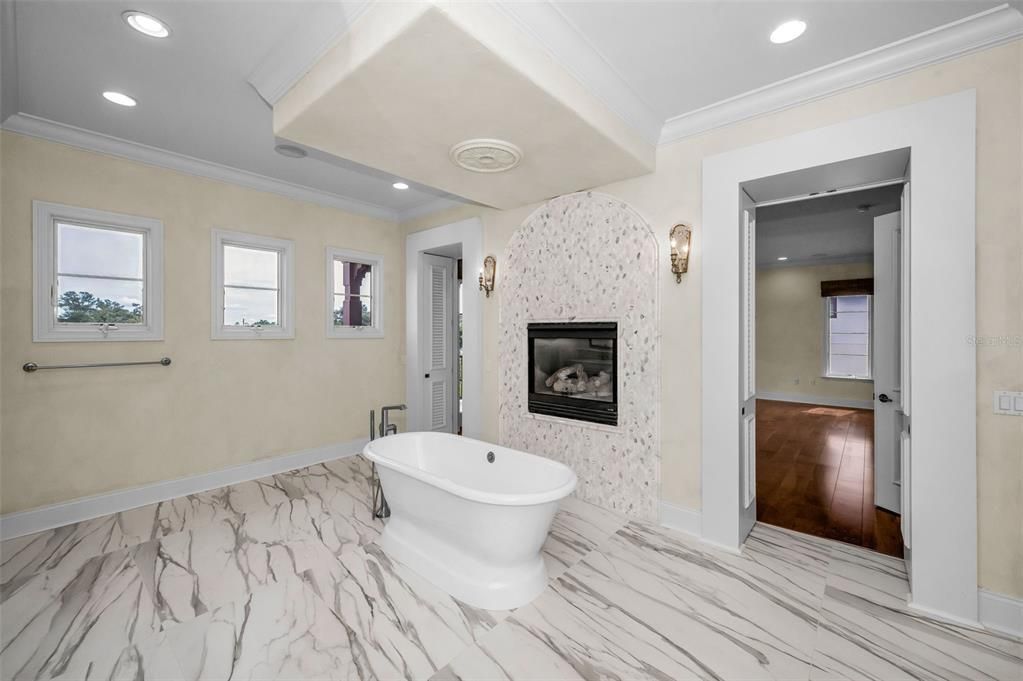 For Sale: $4,495,000 (4 beds, 5 baths, 5834 Square Feet)