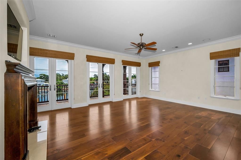 For Sale: $4,495,000 (4 beds, 5 baths, 5834 Square Feet)