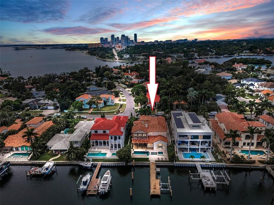 For Sale: $4,495,000 (4 beds, 5 baths, 5834 Square Feet)