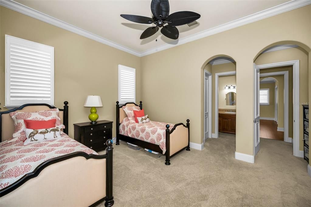 For Sale: $4,495,000 (4 beds, 5 baths, 5834 Square Feet)