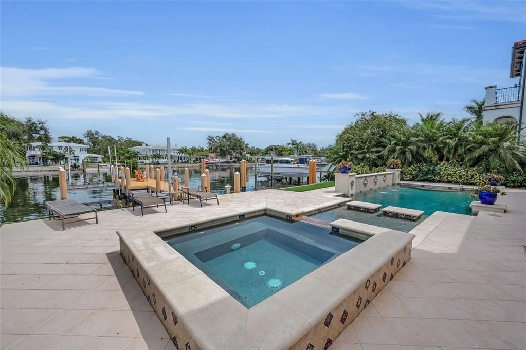 For Sale: $4,495,000 (4 beds, 5 baths, 5834 Square Feet)