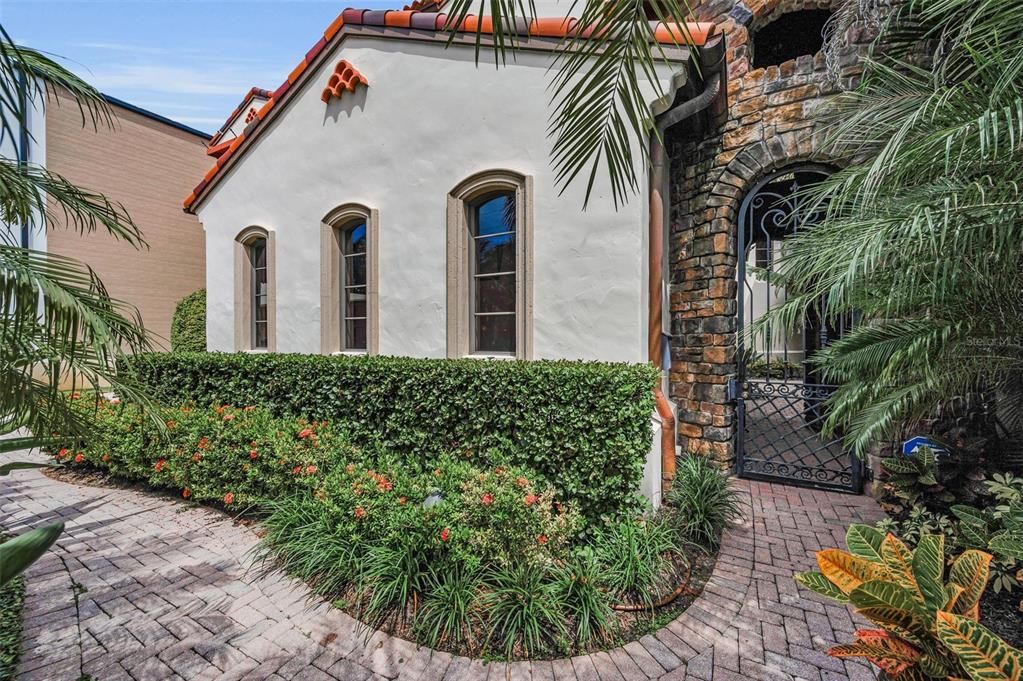 For Sale: $4,495,000 (4 beds, 5 baths, 5834 Square Feet)