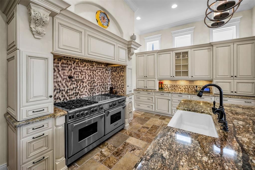 For Sale: $4,495,000 (4 beds, 5 baths, 5834 Square Feet)