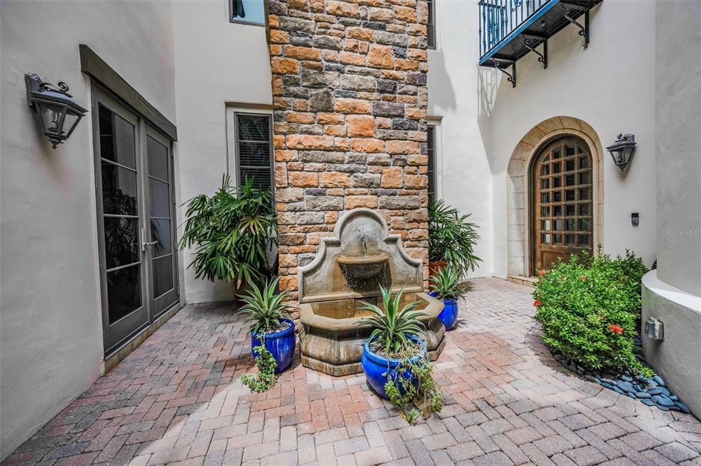 For Sale: $4,495,000 (4 beds, 5 baths, 5834 Square Feet)