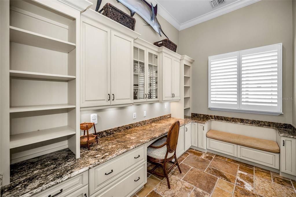 For Sale: $4,495,000 (4 beds, 5 baths, 5834 Square Feet)