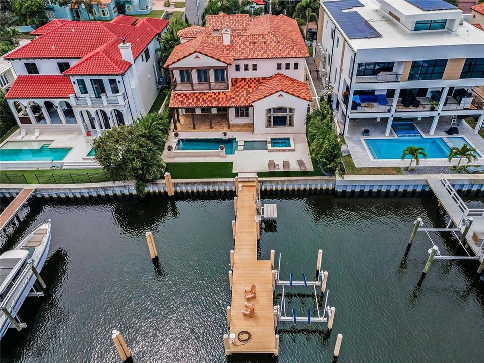 For Sale: $4,495,000 (4 beds, 5 baths, 5834 Square Feet)