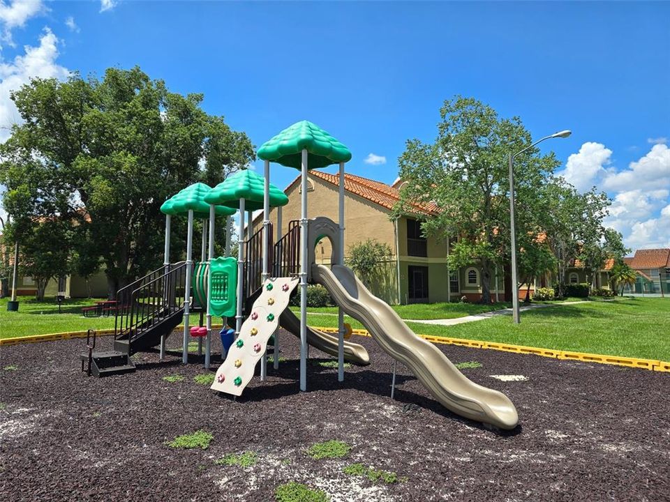 待售: $2,300,000 (20 贝兹, 0 浴室, 10652 平方英尺)