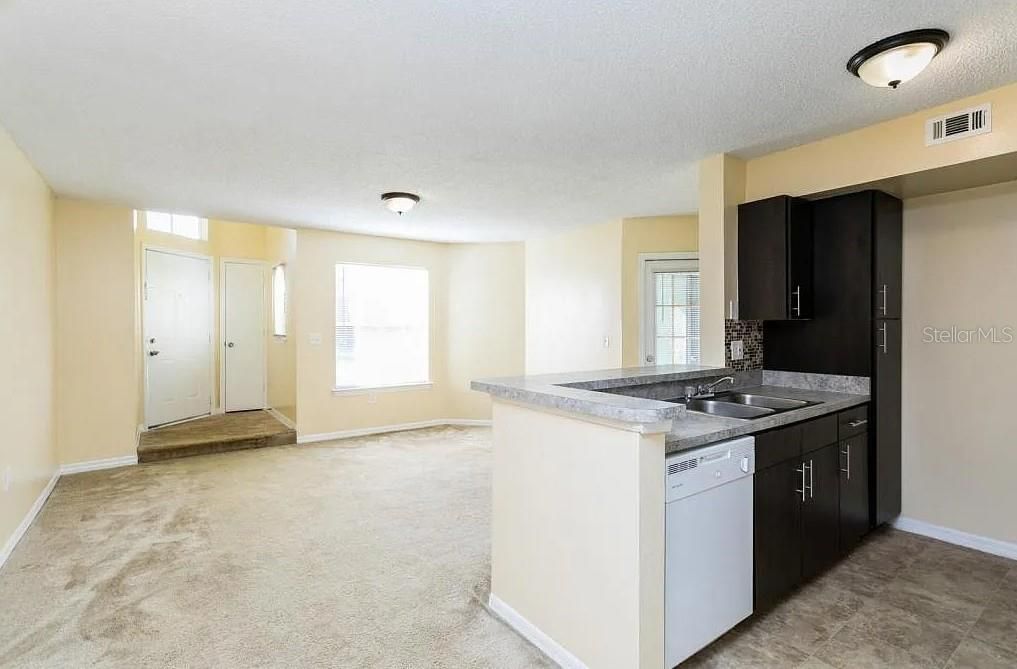 待售: $2,300,000 (20 贝兹, 0 浴室, 10652 平方英尺)